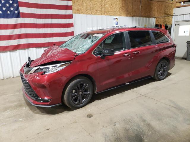  Salvage Toyota Sienna
