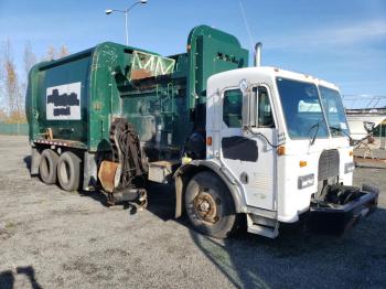  Salvage Peterbilt Tractor 320