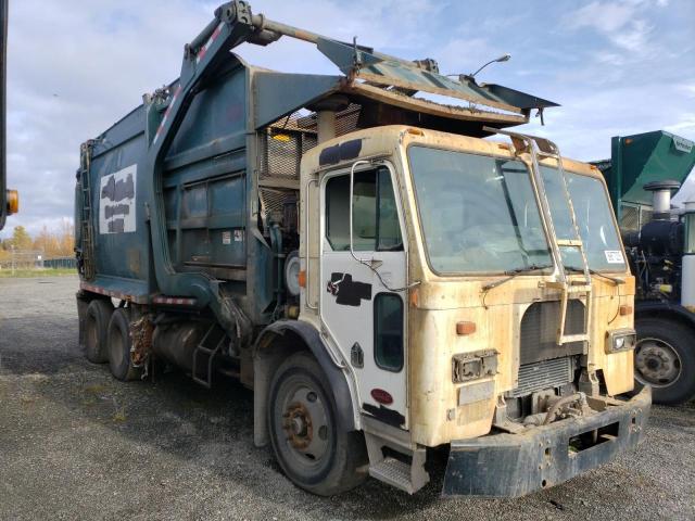  Salvage Peterbilt Tractor 320