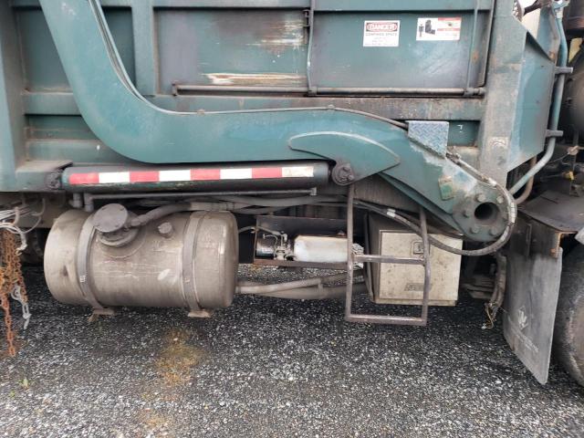 Peterbilt Tractor 320 Image 3