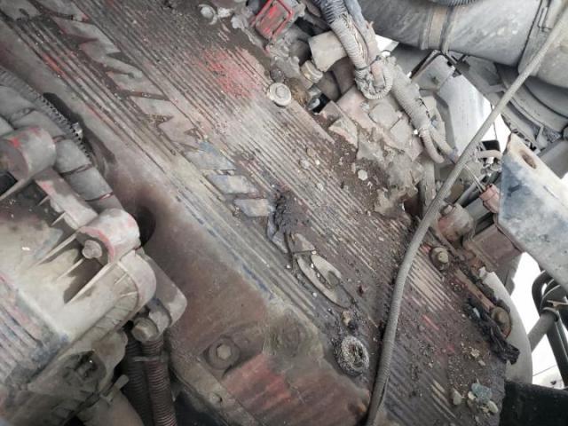 Peterbilt Tractor 320 Image 9