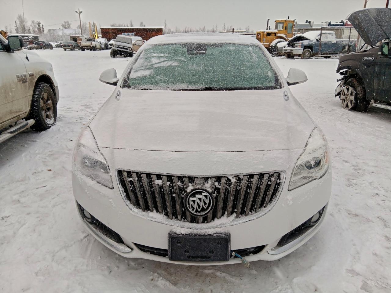 Buick Regal Premium Image 2