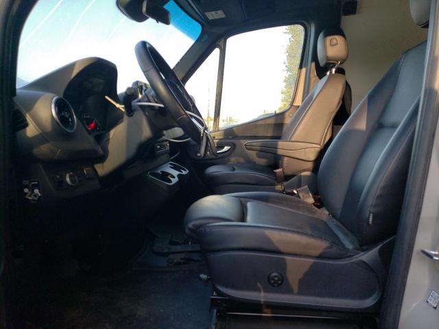 Mercedes-Benz Sprinter 2500 Image 6