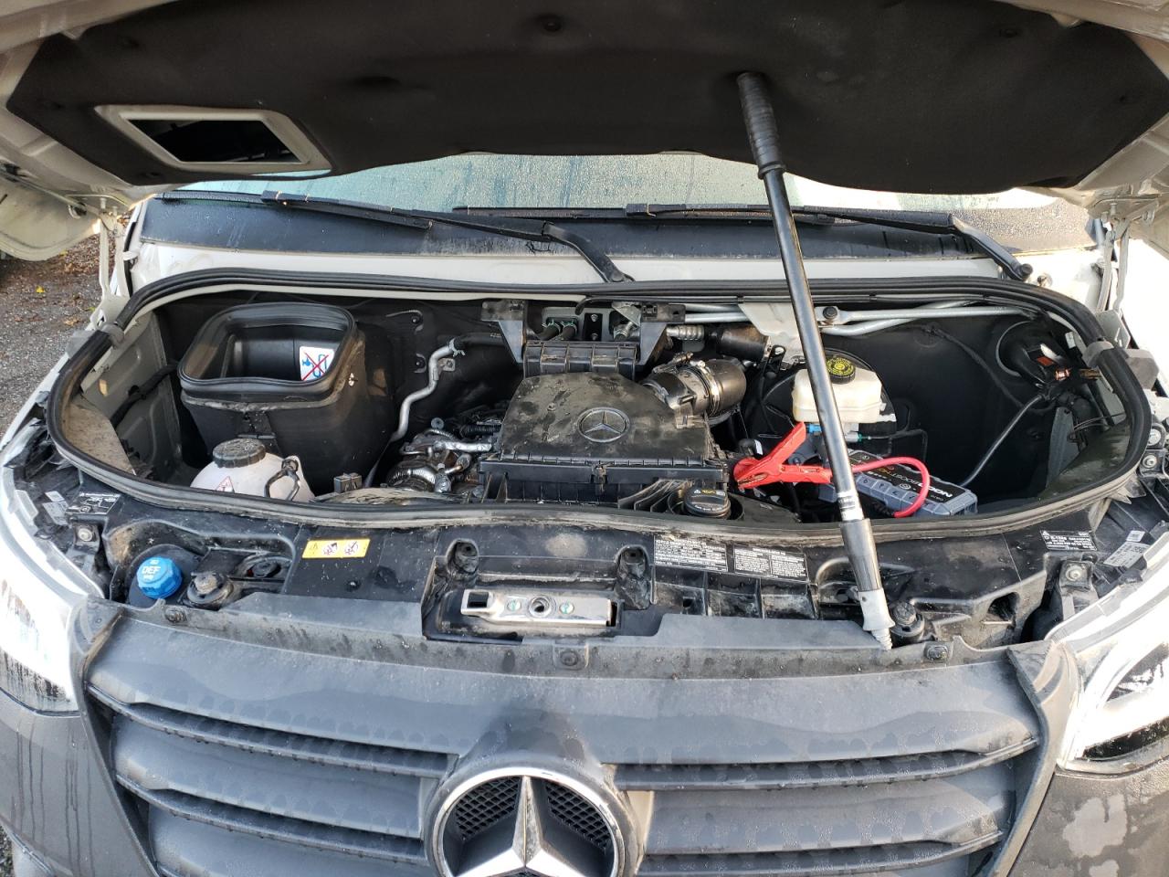 Mercedes-Benz Sprinter 2500 Image 10