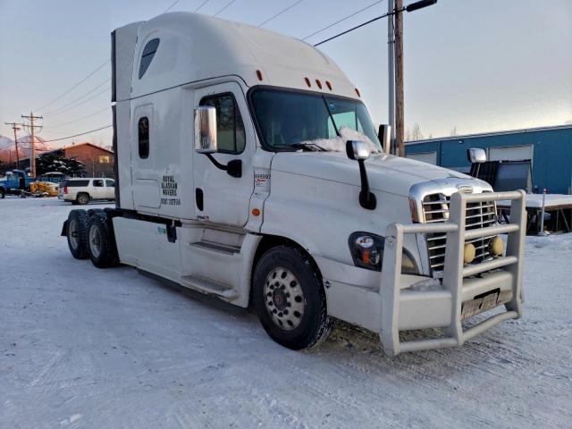  Salvage Freightliner Cascadia 1