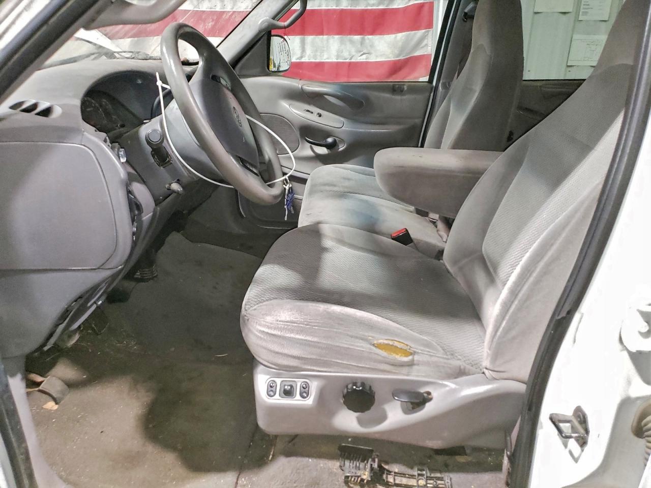 Ford Expedition Xlt Image 3