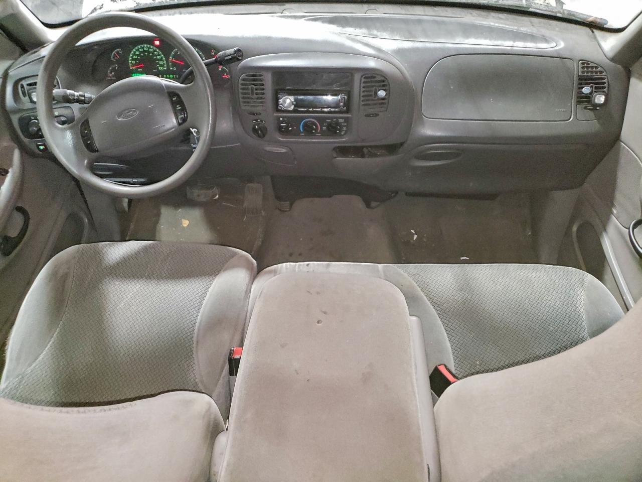 Ford Expedition Xlt Image 2