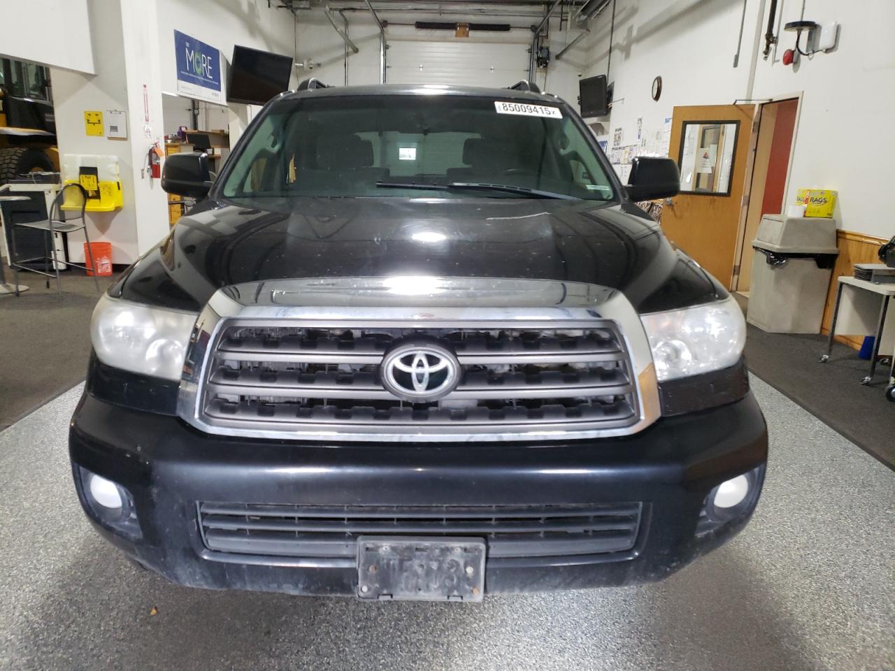 Toyota Sequoia Sr5 Image 11