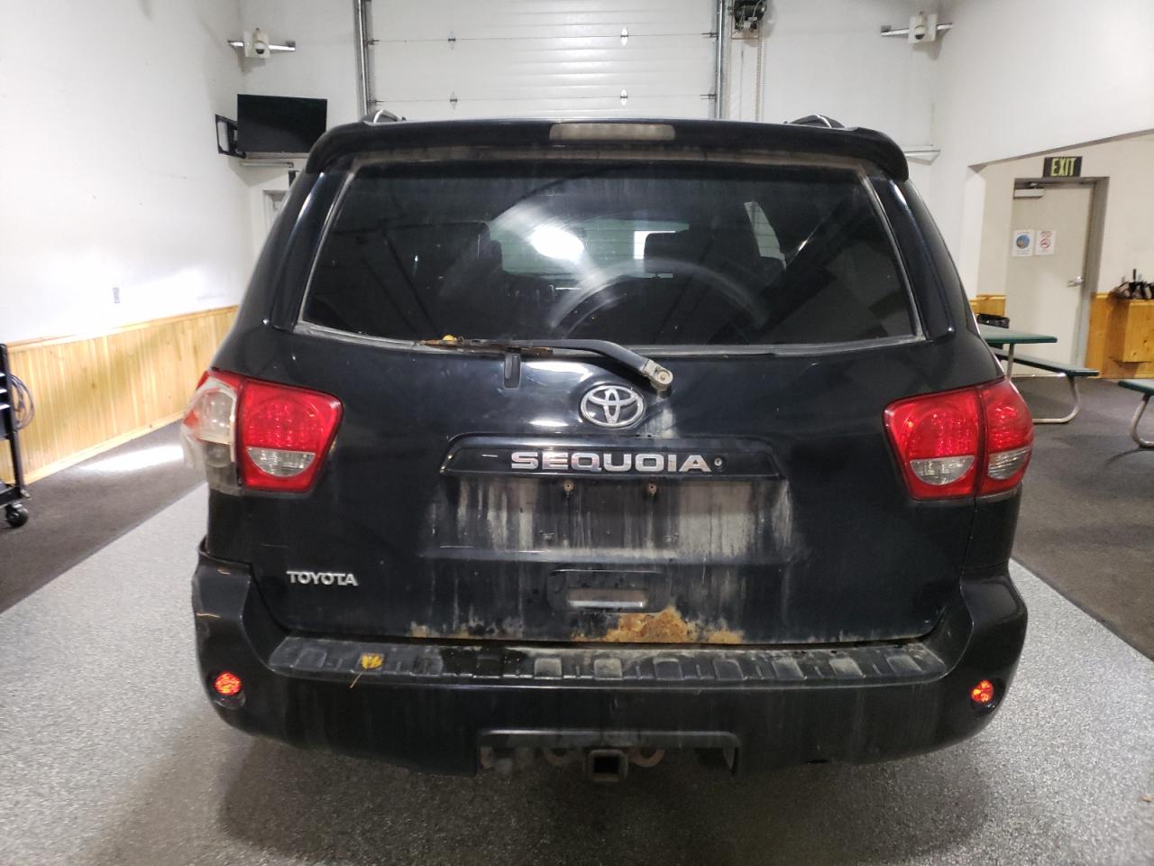 Toyota Sequoia Sr5 Image 13