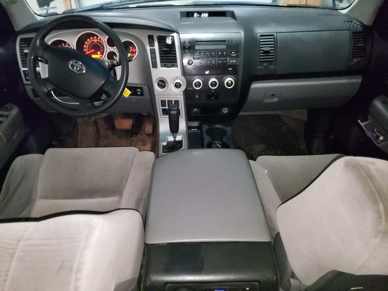 Toyota Sequoia Sr5 Image 2