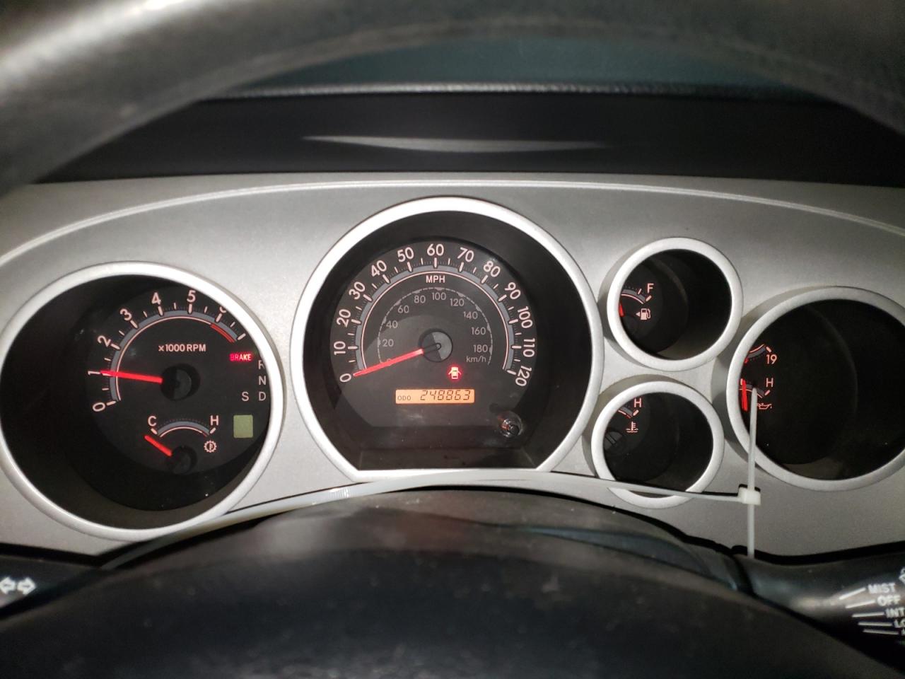 Toyota Sequoia Sr5 Image 9