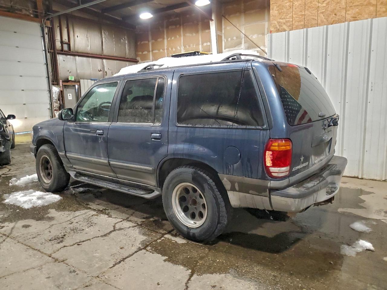 Ford Explorer Image 5