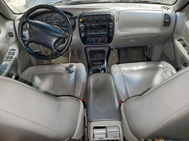 Ford Explorer Image 10