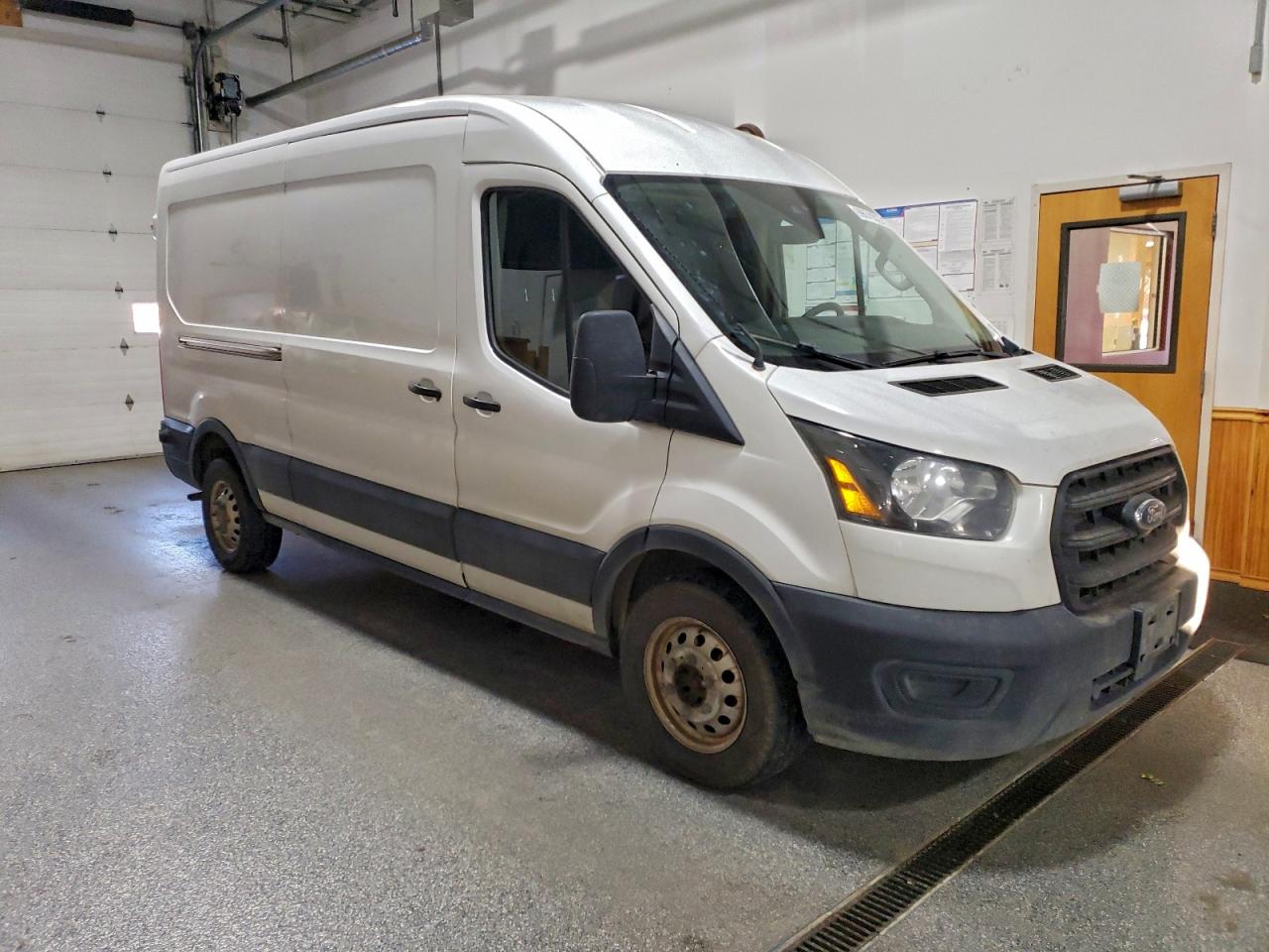 Ford Transit T-250 Image 3