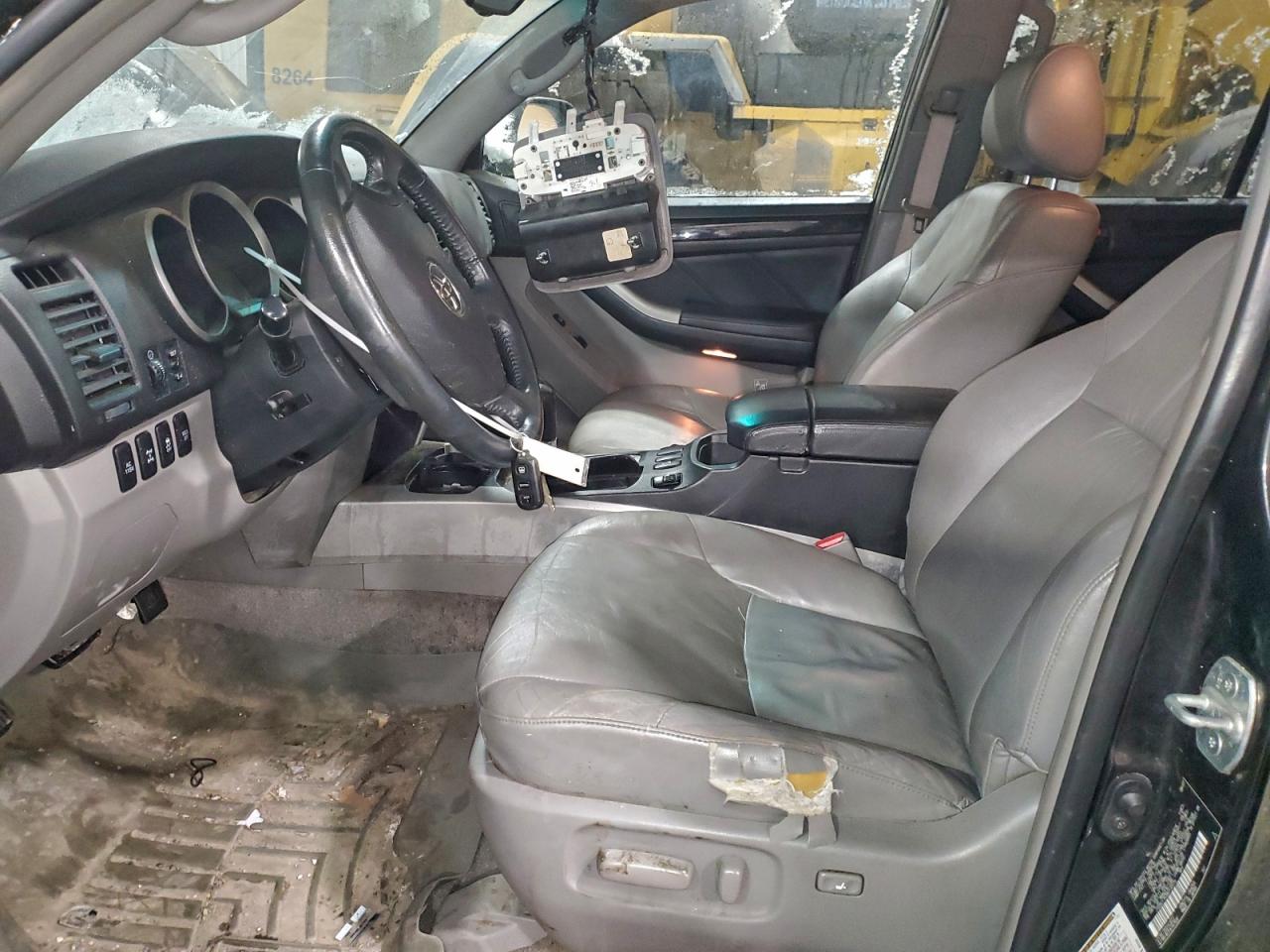 Toyota 4Runner Limited Image 12