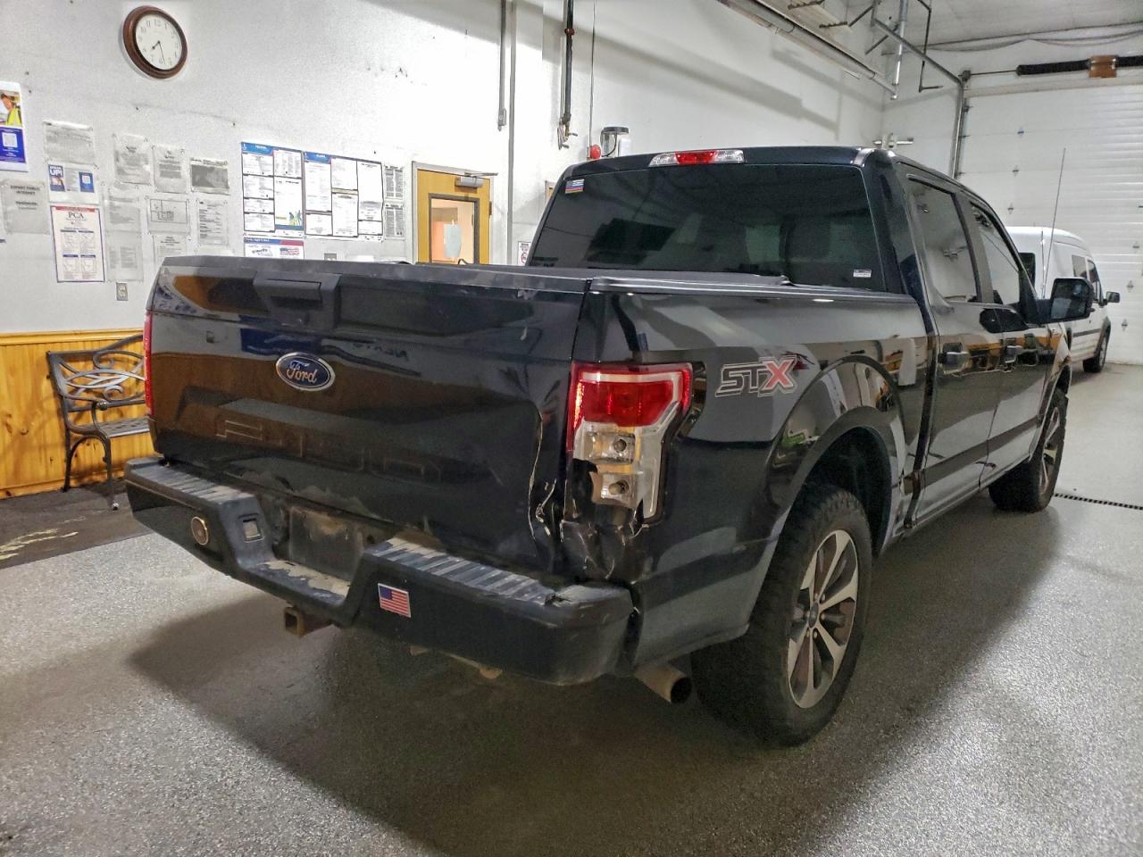 Ford F-150 Supercrew Image 3