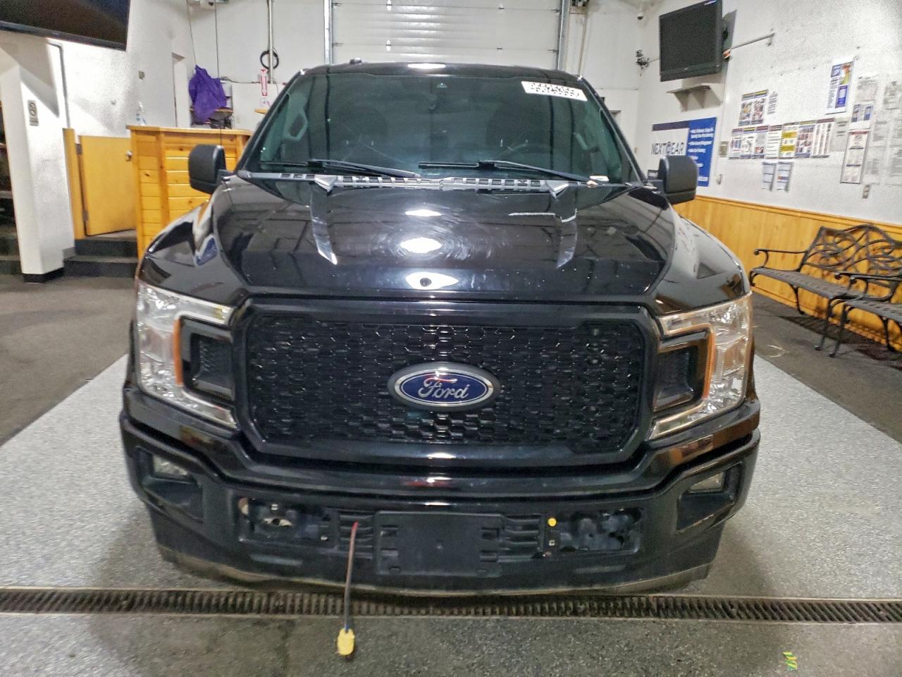 Ford F-150 Supercrew Image 2
