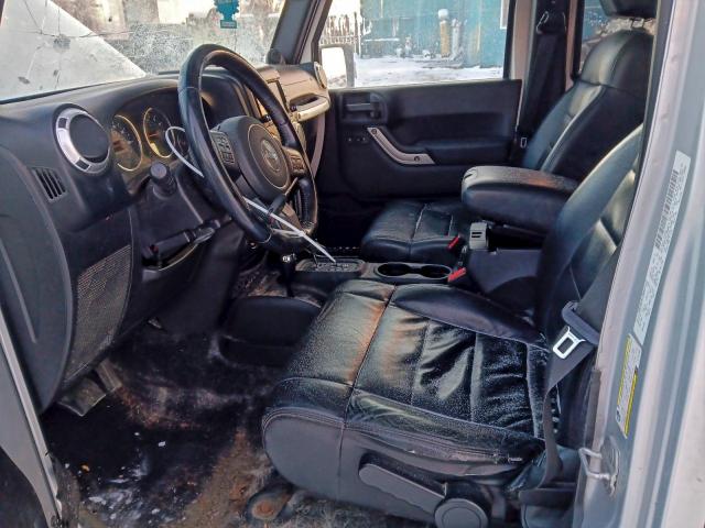 Jeep Wrangler Sahara Image 12