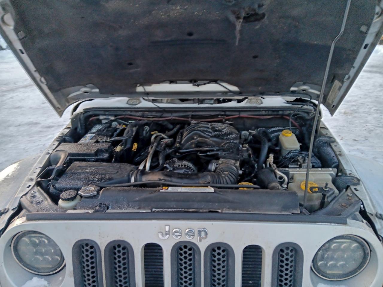 Jeep Wrangler Sahara Image 10