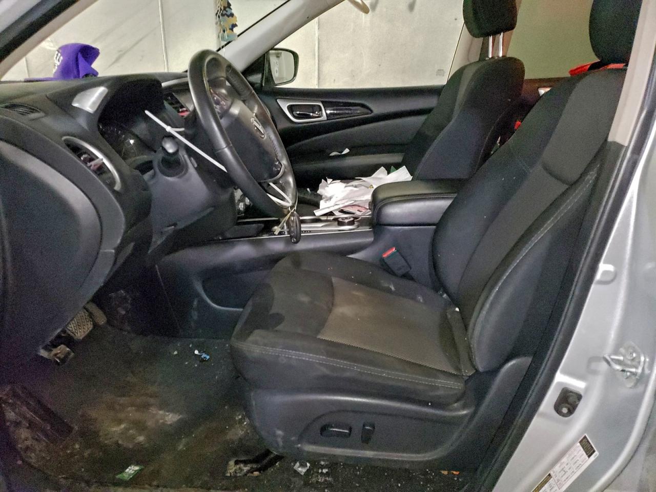 Nissan Pathfinder S Image 5