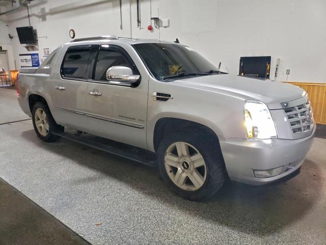 Cadillac Escalade Ext Premium Image 3