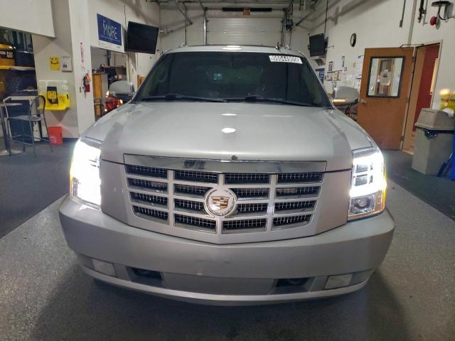 Cadillac Escalade Ext Premium Image 6