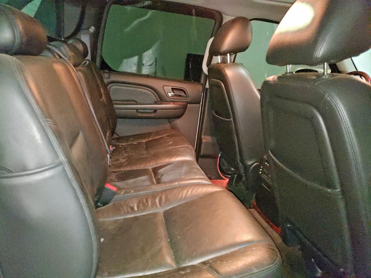 Cadillac Escalade Ext Premium Image 2