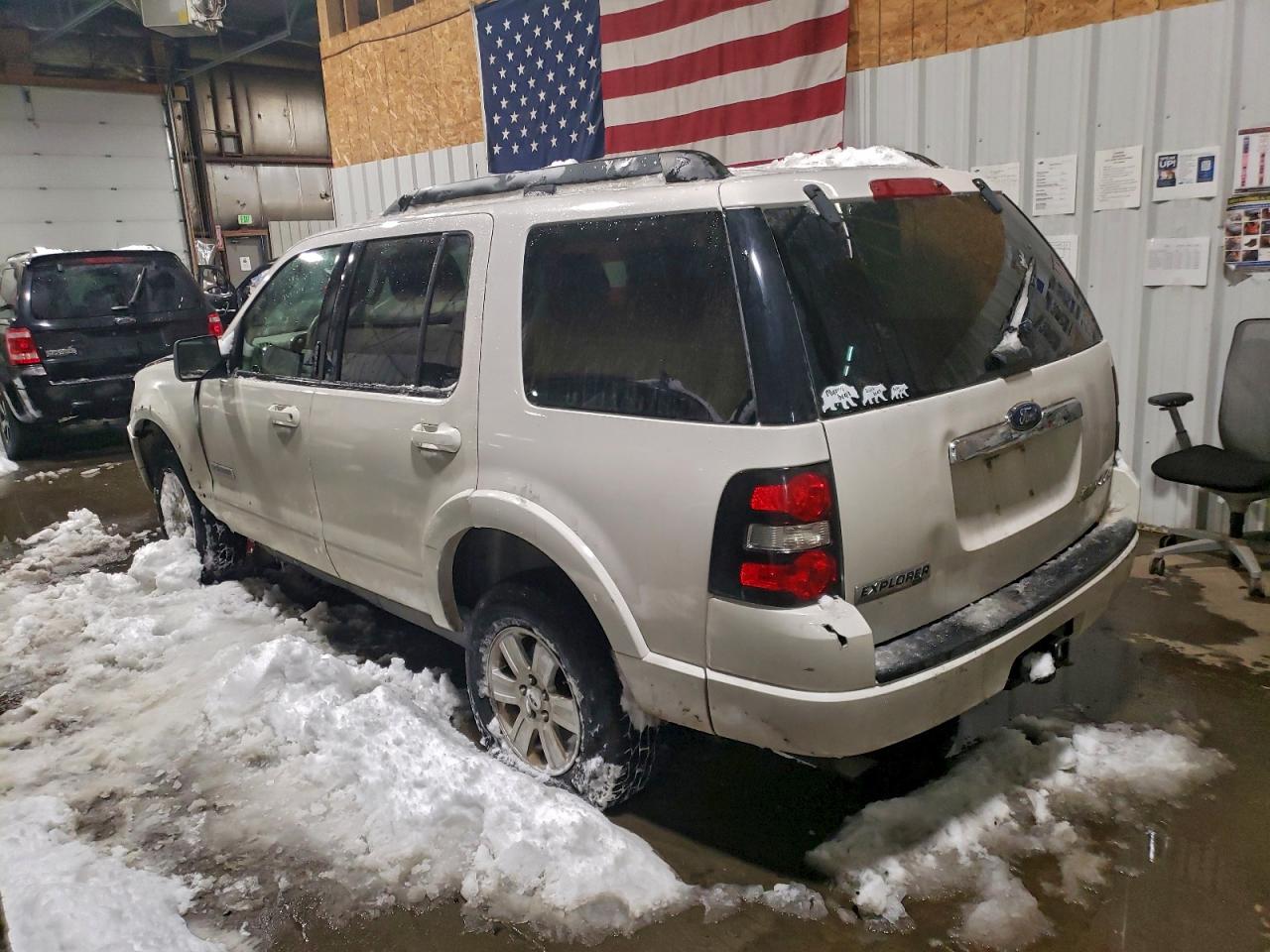 Ford Explorer Xlt Image 4