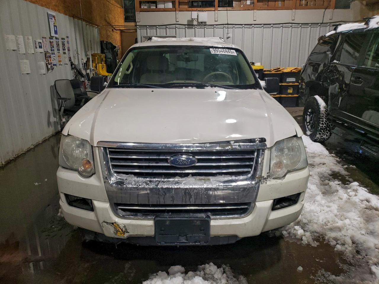 Ford Explorer Xlt Image 7