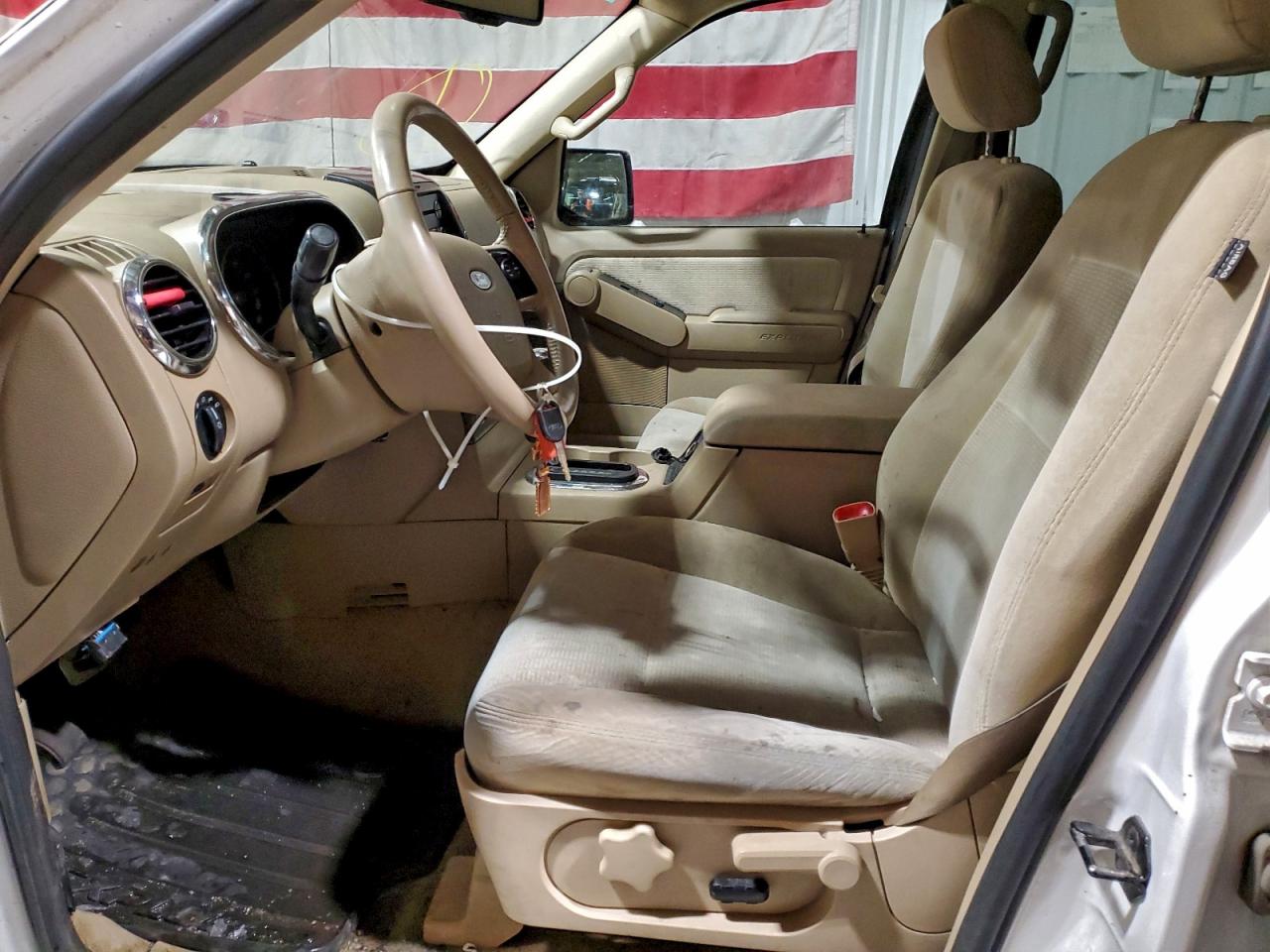 Ford Explorer Xlt Image 5