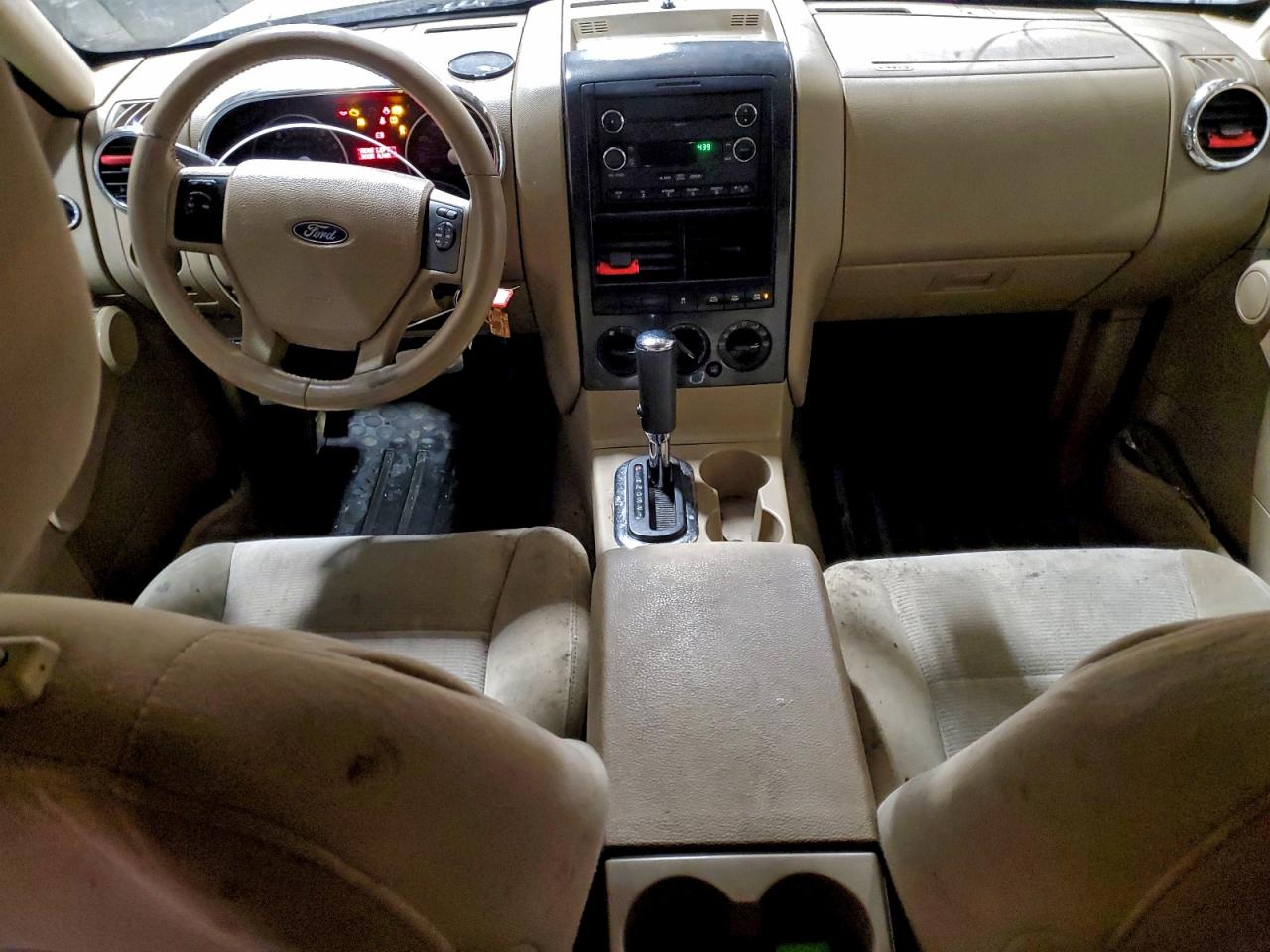 Ford Explorer Xlt Image 11