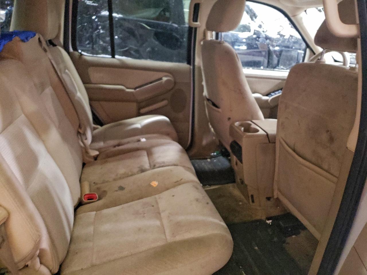 Ford Explorer Xlt Image 10