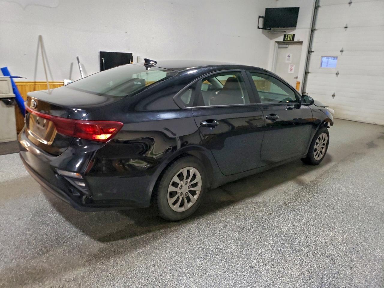 Kia Forte Fe Image 2