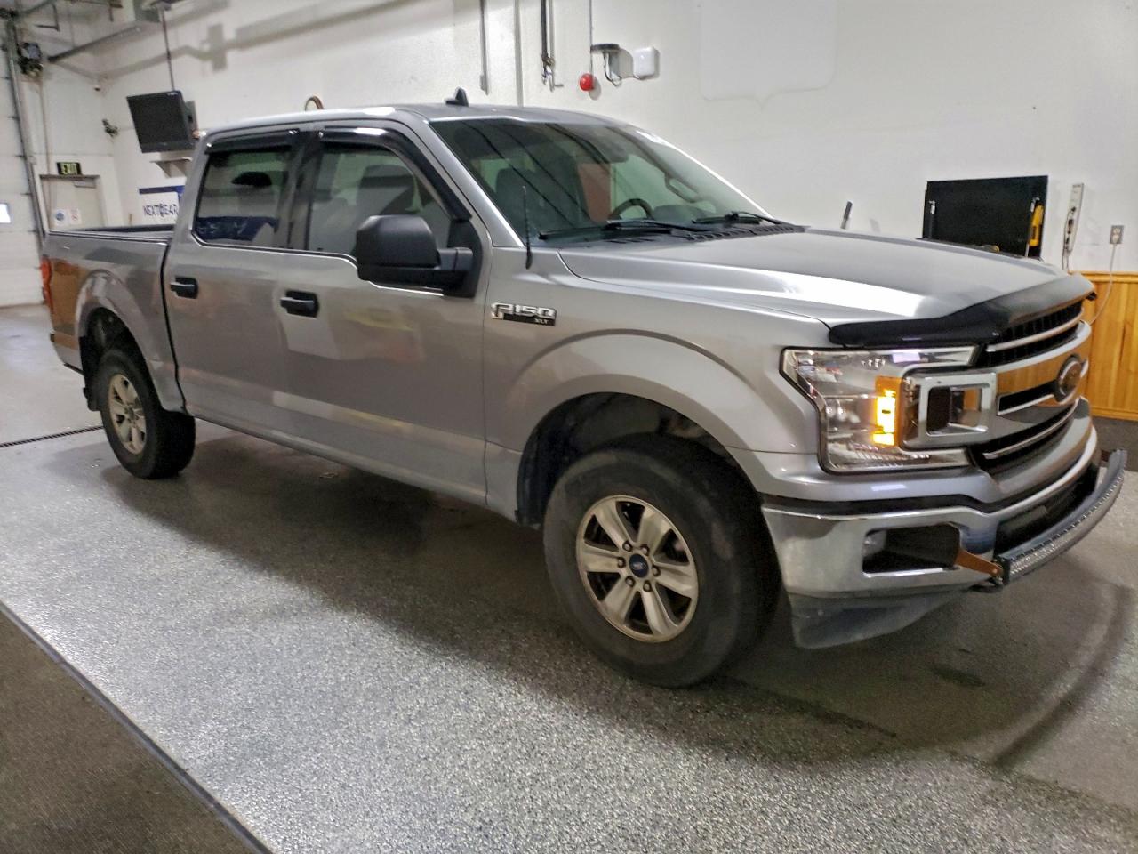 Ford F-150 Supercrew Image 12